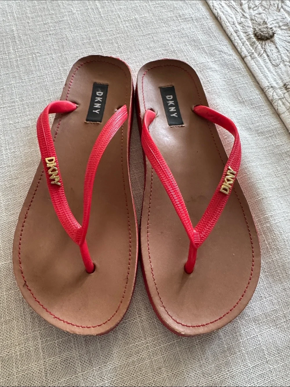 DKNY Red Strap Brown Footbed Women's Flip Flop Sandals
